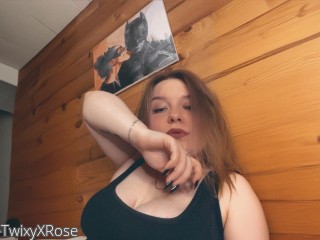 Visit TwixyXRose profile