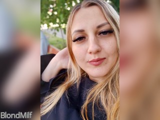 View BlondMilf profile in Make New Friends category