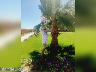 Visit BlondeOksi profile