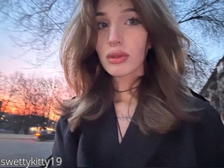Visit swettykitty19 profile