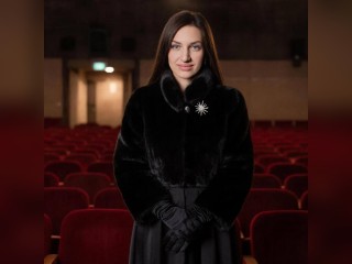 View Shakira profile in Make New Friends category