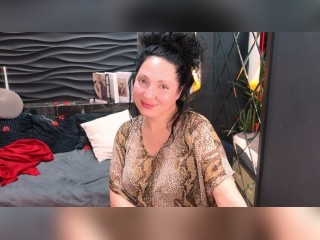 View AnitaMuse profile in Strip HiLo category