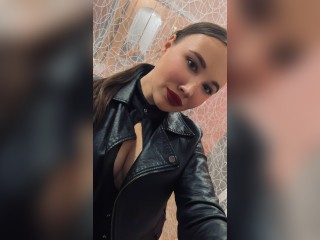 Visit LunaRiche profile