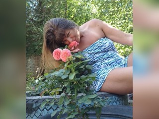 View Velinae profile in Make New Friends category