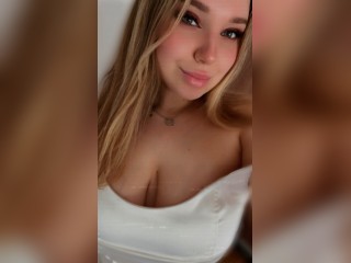 View XxxYourGoddessx profile in Girls - A Little Shy category
