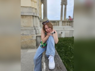 View Dinara profile in Make New Friends category