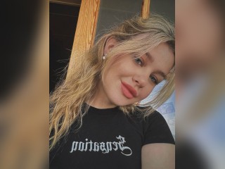 Visit alisasaint profile