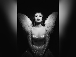 View lunadarkv91 profile in Girls - Not So Shy category