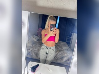 Visit Julia33 profile