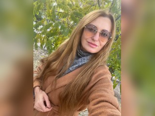 Visit Elarose profile