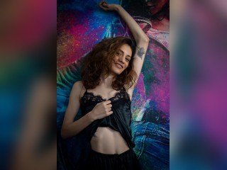 View NoraBlues profile in Girls - Instant Action category