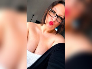 View MisssCutiePieXO profile in Glamour Girls category