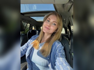 Visit Luscious profile