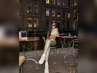 Visit OnlyForLovee profile