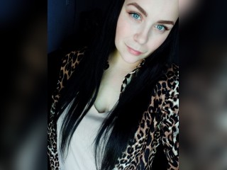 Visit xVeloura profile