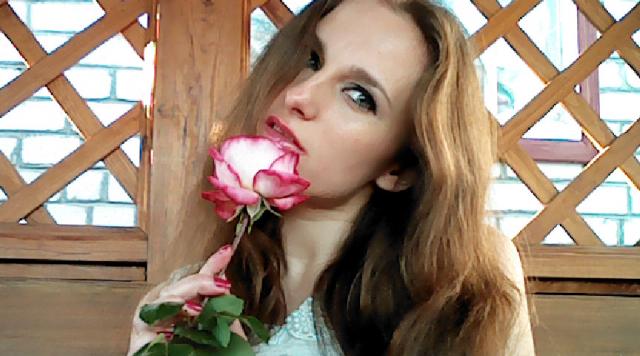 Welcome to cammodel profile for ElenaPrecious: Ice Cubes
