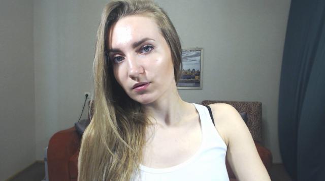 Adult webcam chat with NadinGold: Strip-tease