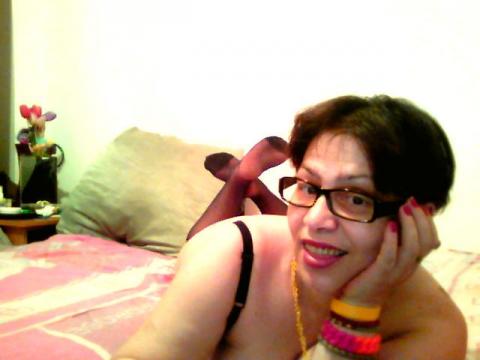 Connect with webcam model kissesloveu: Smoking