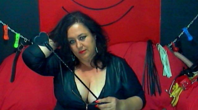 Find your cam match with cutebbwforyou: Dominatrix