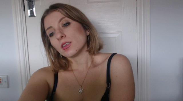 Adult chat with wetcherryUK: Lingerie & stockings