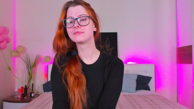 Connect with webcam model dolllesli: Legs, feet & shoes