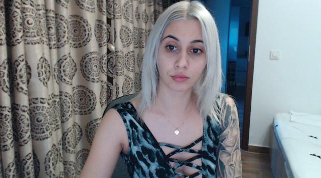 Connect with webcam model Rosediamond06