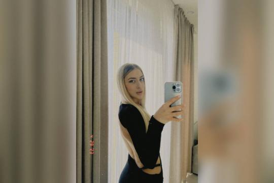 Connect with webcam model Sweet1Blonde: Kissing