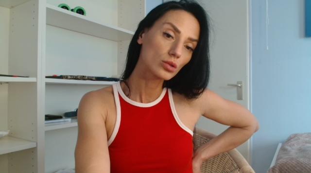 Why not cam2cam with StrongSexyLady: Legs, feet & shoes