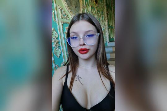 Find your cam match with 0000JuicyPeach: Ask about my other interests