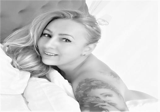 Welcome to cammodel profile for HOTKRYSTAL75: Piercings & tattoos