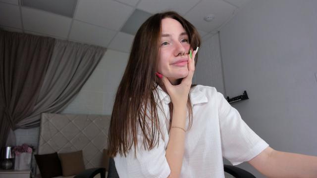 Explore your dreams with webcam model MasiroPretty: Strip-tease
