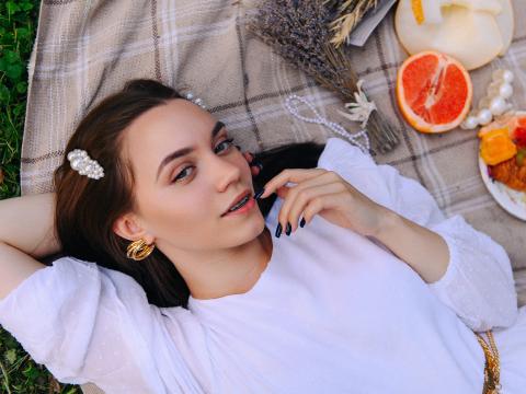 Find your cam match with AriadnaH44: Lipstick