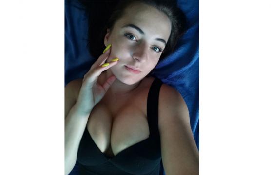 Connect with webcam model Nikush79