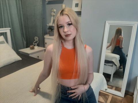 Find your cam match with EvaAngelok: Nails