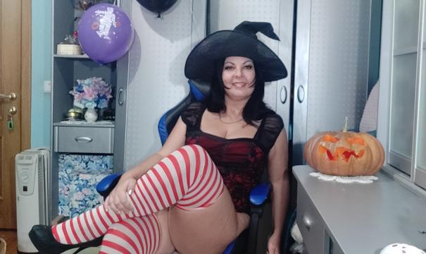 Adult webcam chat with Adelaina: Lingerie & stockings
