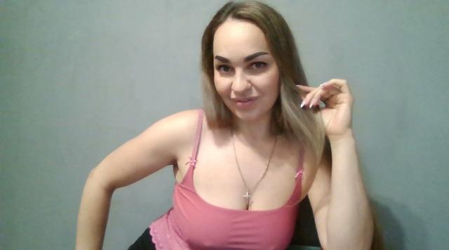 Find your cam match with 00Darina00: Cooking