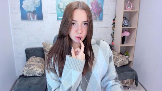 Connect with webcam model MasiroPretty: Smoking