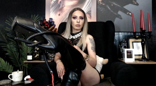 Watch cammodel dominatrixeve: Feathers