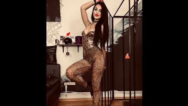 Find your cam match with LeaNoire: BDSM
