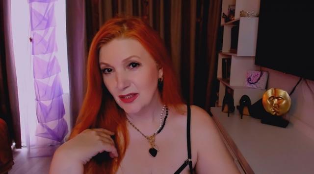 Connect with webcam model AlmaZx: Outfits