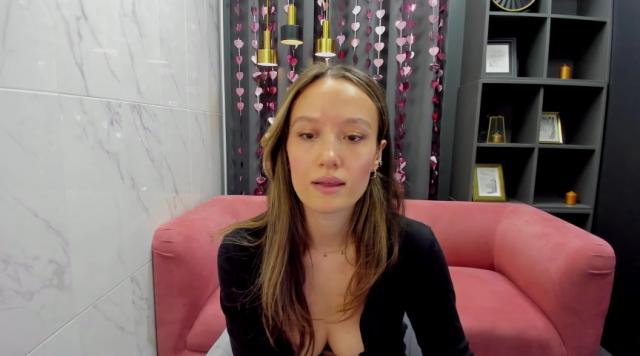 Connect with webcam model AgnesGoddes: Kissing