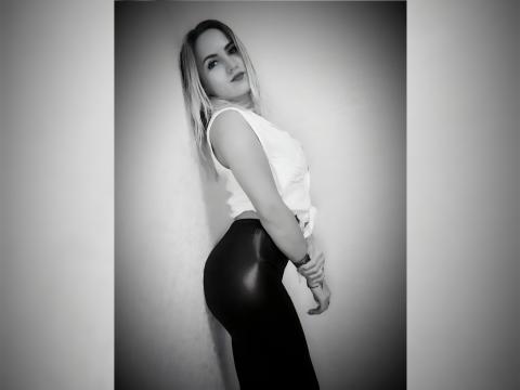 Find your cam match with Dianaaaa