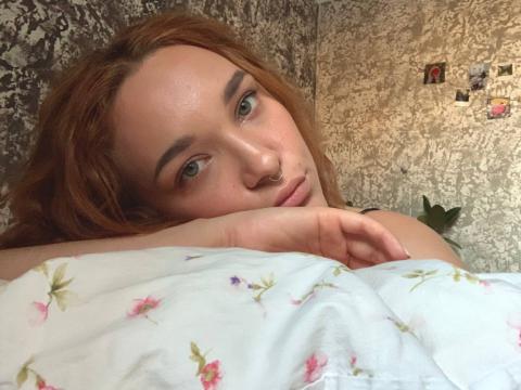 Watch cammodel 001Amarettoo