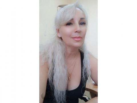 Welcome to cammodel profile for ButterflyAlice: Kissing