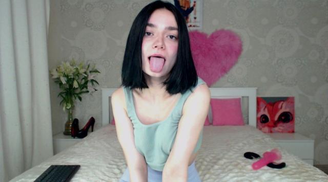 Connect with webcam model MizukiMiko: Squirting