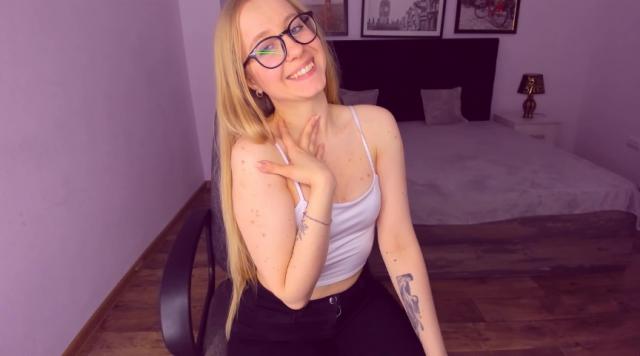 Adult webcam chat with MilanaStone: Glasses