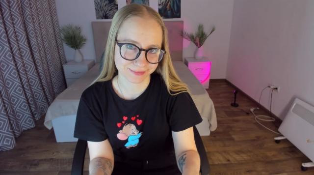 Why not cam2cam with MilanaStone: Piercings & tattoos