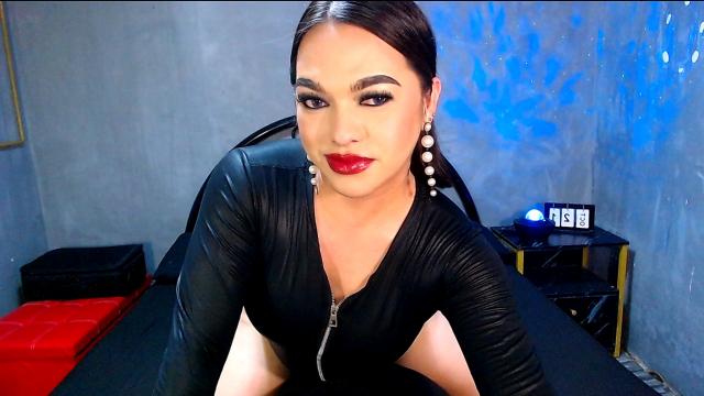 Connect with webcam model DominantSanya: Kissing