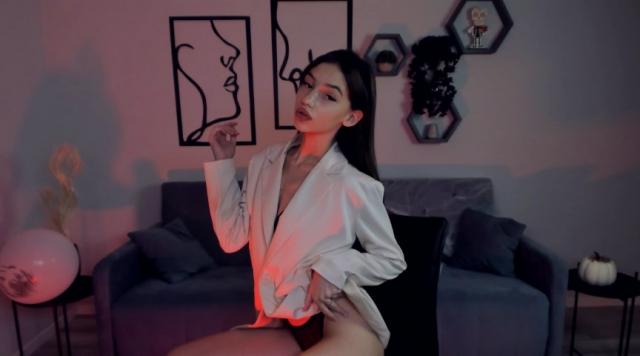 Explore your dreams with webcam model SophieKiss: Smoking