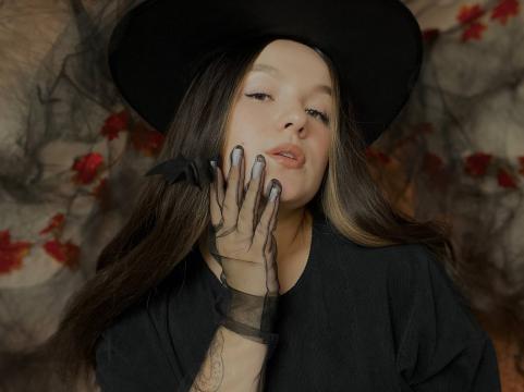 Connect with webcam model HotbabyAlina: Smoking